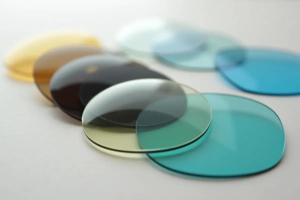 Rodzaje soczewek kontaktowych: Przewodnik po typach i funkcjach