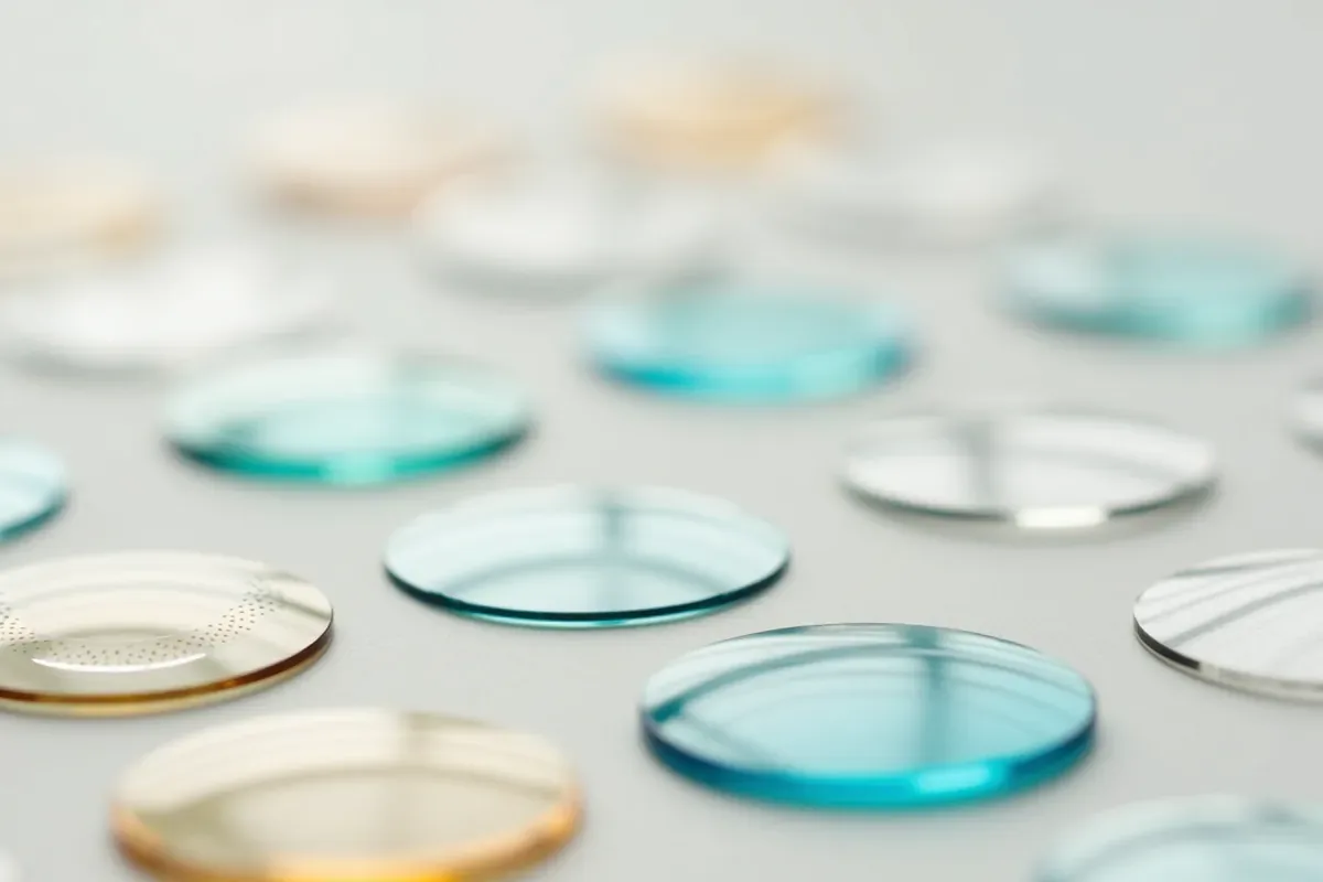 Soczewki kontaktowe – Rodzaje, Zalety i Pielęgnacja