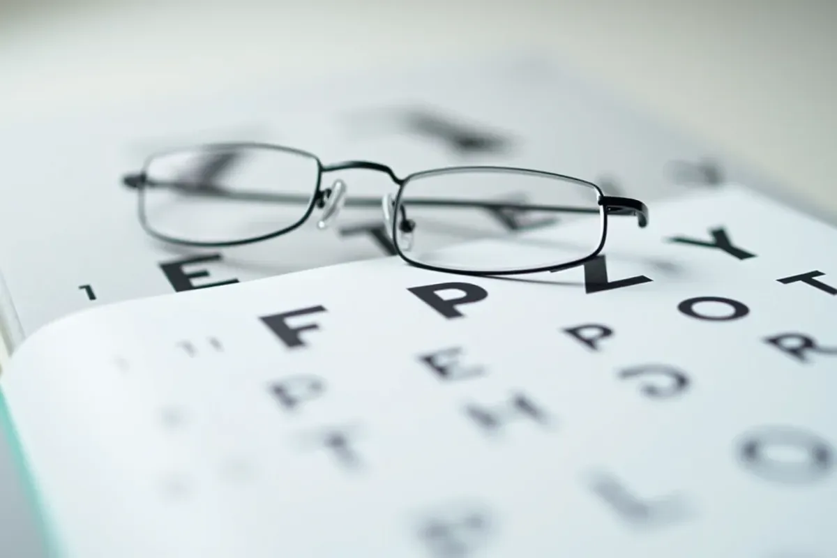 Zamglone widzenie: Przyczyny, objawy i metody leczenia